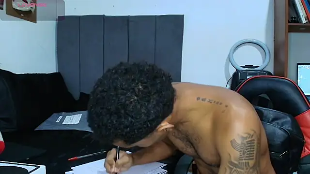 Snapshot of colinbrown chatting on 10.17.25 colinbrown online show from 10.17.25