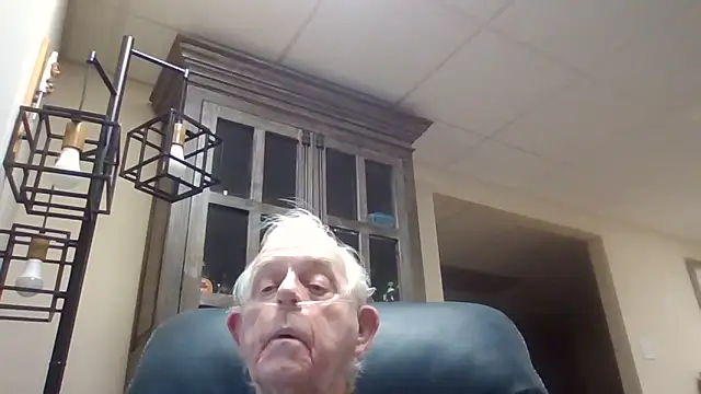 Snapshot of bootlegmanz chatting on 03.03.26 bootlegmanz online show from 03.03.26