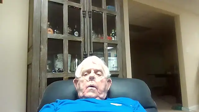 Snapshot of bootlegmanz chatting on 03.04.26 bootlegmanz online show from 03.04.26