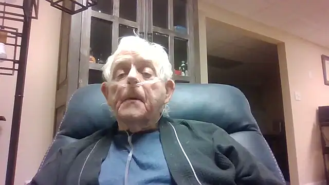 Snapshot of bootlegmanz chatting on 03.16.26 bootlegmanz online show from 03.16.26