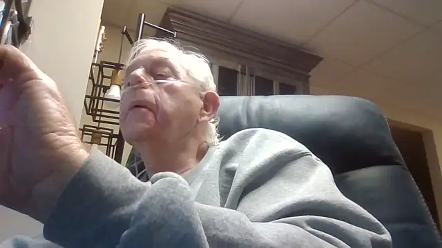 Snapshot of bootlegmanz chatting on 03.17.26 bootlegmanz online show from 03.17.26