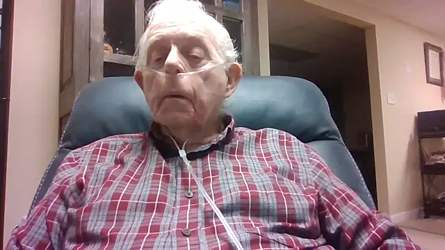 Snapshot of bootlegmanz chatting on 03.25.26 bootlegmanz online show from 03.25.26