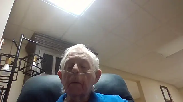 Snapshot of bootlegmanz chatting on 03.27.26 bootlegmanz online show from 03.27.26