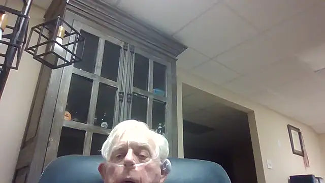 Snapshot of bootlegmanz chatting on 04.01.26 bootlegmanz online show from 04.01.26