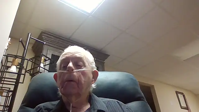 Snapshot of bootlegmanz chatting on 04.06.26 bootlegmanz online show from 04.06.26