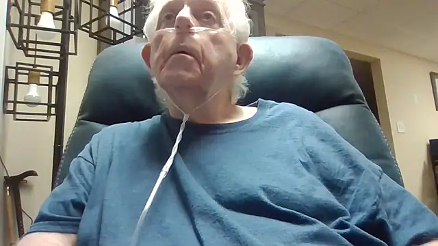 Snapshot of bootlegmanz chatting on 04.09.26 bootlegmanz online show from 04.09.26