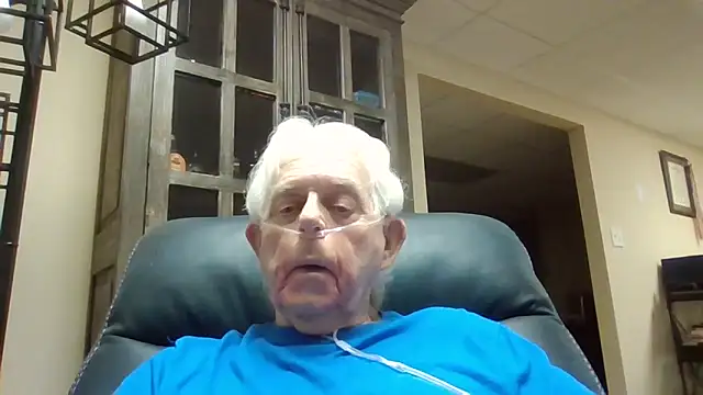 Snapshot of bootlegmanz chatting on 04.14.26 bootlegmanz online show from 04.14.26