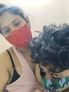 Snapshot of IND_COUPLE1 chatting on 12.09.24 IND COUPLE1 online show from 12.09.24