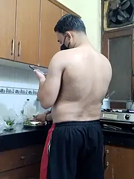 Snapshot of IND_COUPLE1 chatting on 02.11.25 IND COUPLE1 online show from 02.11.25