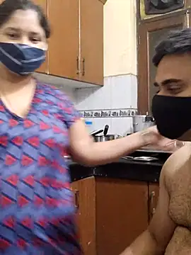 Snapshot of IND_COUPLE1 chatting on 02.12.25 IND COUPLE1 online show from 02.12.25