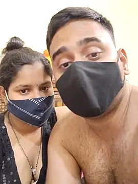 Snapshot of IND_COUPLE1 chatting on 02.20.25 IND COUPLE1 online show from 02.20.25