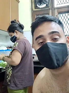 Snapshot of IND_COUPLE1 chatting on 02.22.25 IND COUPLE1 online show from 02.22.25