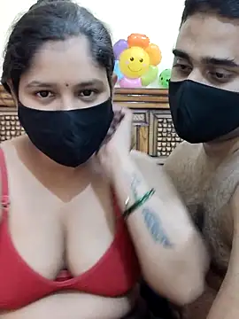 Snapshot of IND_COUPLE1 chatting on 02.28.25 IND COUPLE1 online show from 02.28.25