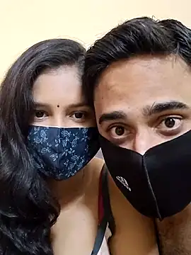 Snapshot of IND_COUPLE1 chatting on 03.22.25 IND COUPLE1 online show from 03.22.25