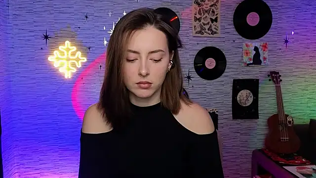 Snapshot of GloriaElmer chatting on 12.09.24 GloriaElmer online show from 12.09.24