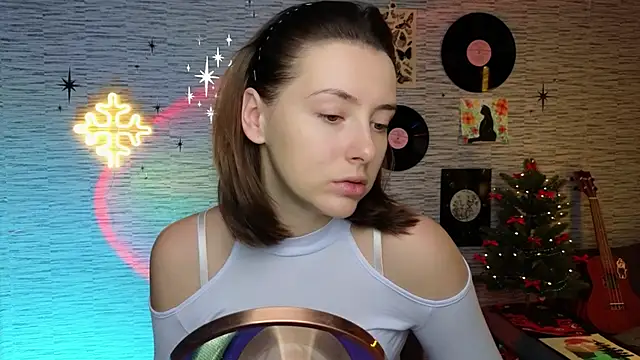 Snapshot of GloriaElmer chatting on 12.12.24 GloriaElmer online show from 12.12.24