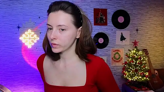 Snapshot of GloriaElmer chatting on 12.27.24 GloriaElmer online show from 12.27.24