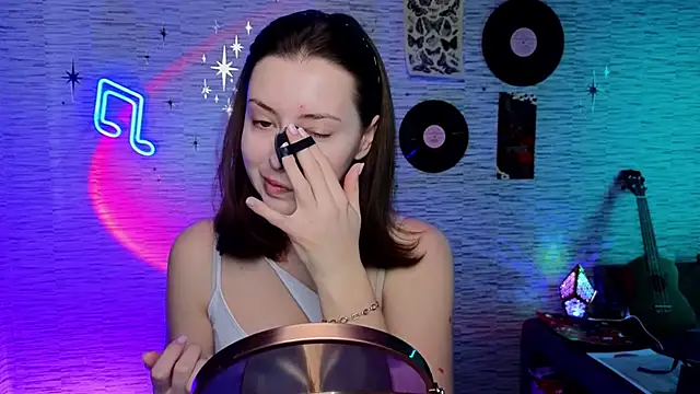 Snapshot of GloriaElmer chatting on 02.28.25 GloriaElmer online show from 02.28.25