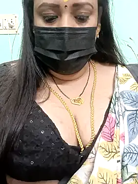 Snapshot of ashikaa_r chatting on 12.16.24 ashikaa r online show from 12.16.24