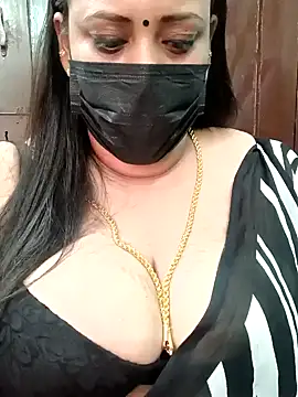 Snapshot of ashikaa_r chatting on 12.22.24 ashikaa r online show from 12.22.24