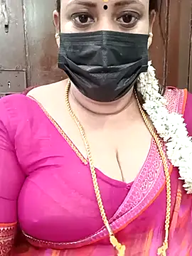 Snapshot of ashikaa_r chatting on 02.19.25 ashikaa r online show from 02.19.25