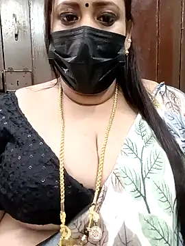 Snapshot of ashikaa_r chatting on 03.02.25 ashikaa r online show from 03.02.25