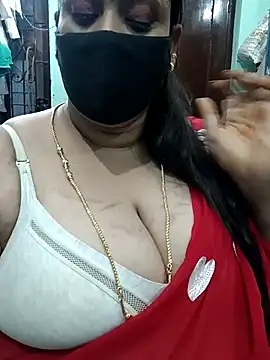 Snapshot of ashikaa_r chatting on 10.06.25 ashikaa r online show from 10.06.25