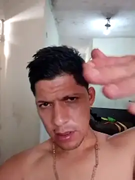 Snapshot of Alonsomadeira chatting on 04.20.26 Alonsomadeira online show from 04.20.26