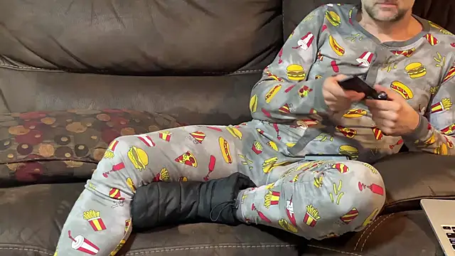 Snapshot of taboocanuck chatting on 01.13.25 taboocanuck online show from 01.13.25