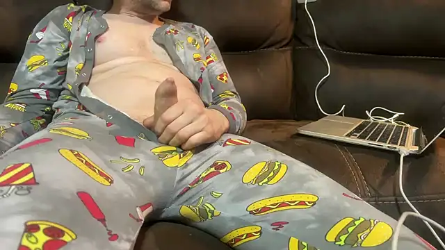 Snapshot of taboocanuck chatting on 01.13.25 taboocanuck online show from 01.13.25