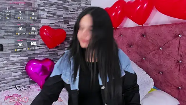 Snapshot of skyhotgirll chatting on 02.14.25 skyhotgirll online show from 02.14.25