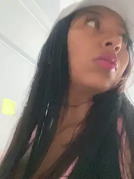 Snapshot of luisa16xxx chatting on 02.26.25 luisa16xxx online show from 02.26.25