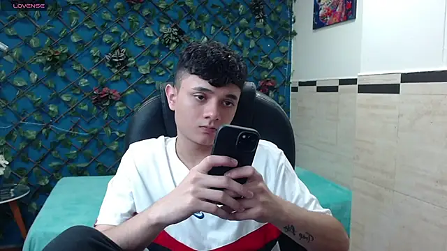 Waturox online show from 03.19.25