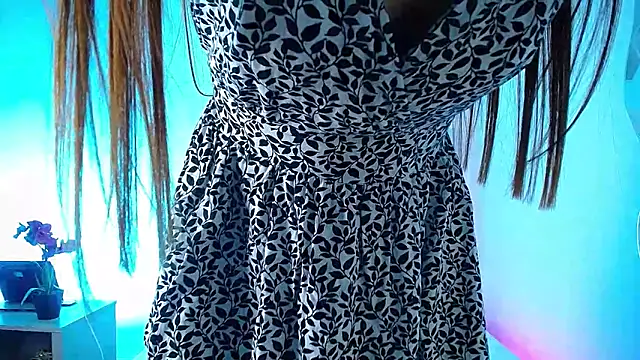 salomee star  online show from 12.08.24