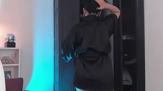 nahiapaws online show from 04.11.26