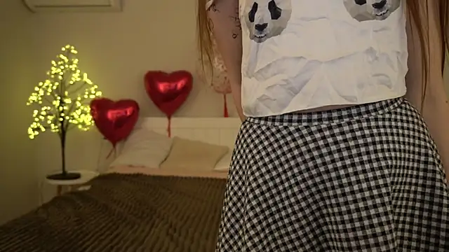 PamelaXX  online show from 02.14.25