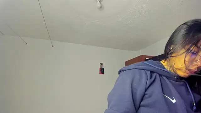 Snapshot of nicole_volkov chatting on 03.18.25 nicole volkov online show from 03.18.25