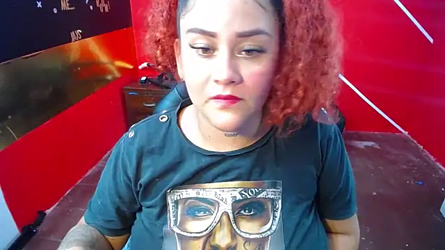 Snapshot of loly_bigbooty4u chatting on 11.13.25 loly bigbooty4u online show from 11.13.25