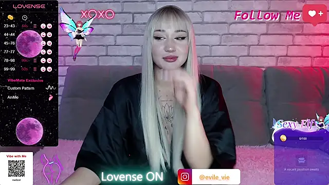 Snapshot of Eva_Evile chatting on 12.14.24 Eva Evile online show from 12.14.24