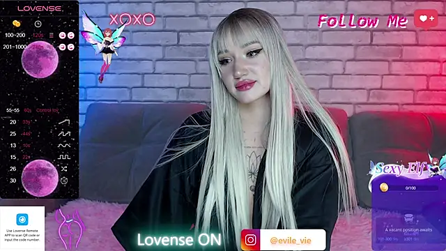 Snapshot of Eva_Evile chatting on 12.26.24 Eva Evile online show from 12.26.24