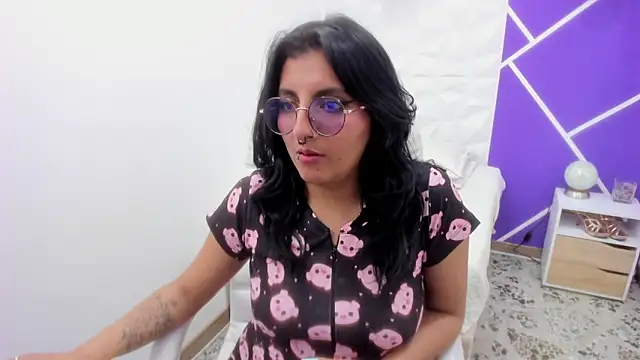 Snapshot of Alliccee chatting on 02.10.25 Alliccee online show from 02.10.25