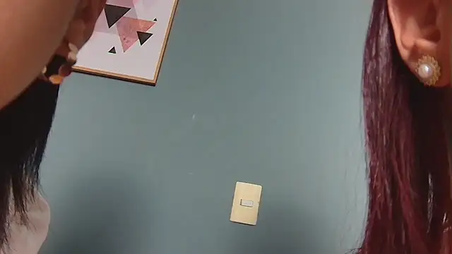 strawberrymia68 online show from 03.19.25