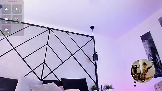 Natasha Smith09 online show from 12.30.24