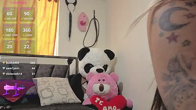 Hotsamantamature online show from 09.12.25