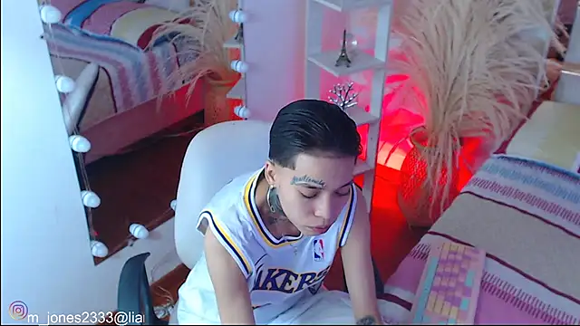 Jonesliam23 online show from 11.14.25