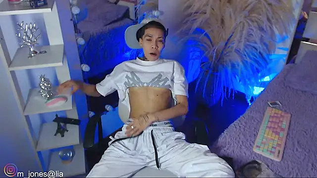 Jonesliam23 online show from 02.14.26