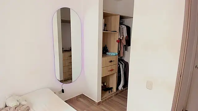 rose scottt online show from 11.08.25