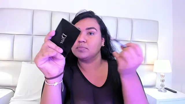 Snapshot of DojaAissha chatting on 01.27.25 DojaAissha online show from 01.27.25