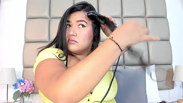 DojaAissha online show from 12.05.25