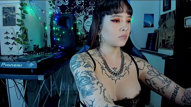 Demongirl6666 online show from 02.21.25